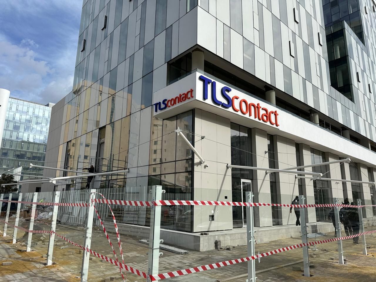 POLYENCO - Bardage de façade d'un immeuble de bureaux