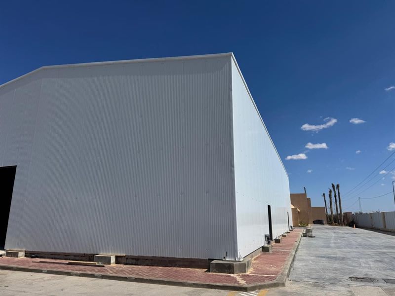 POLYENCO - Bâtiment métallique terminé, bardage et couverture posés