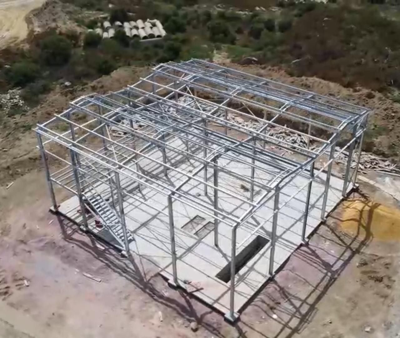 POLYENCO - Vue aérienne d'une ossature galvanisée montée sur sa dalle